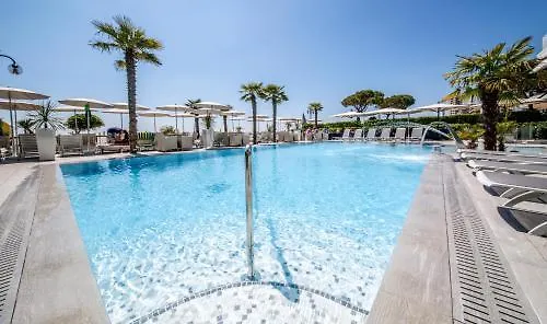 Hotel Sayonara
